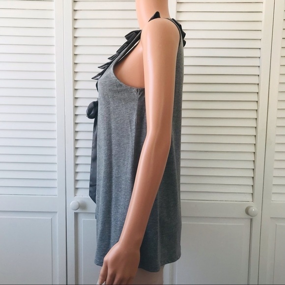 3/$25 NEW YORK & COMPANY V-Neck Tank Top Size Medium - Picture 3 of 8